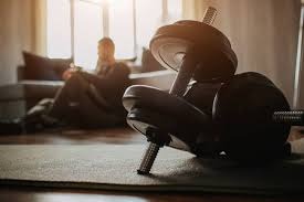 本赛季至今使用最多套不同首发阵容的球队：步行者20套 骑士19套